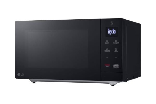 LG 30L NeoChef® Microwave Oven in Black - Image 6